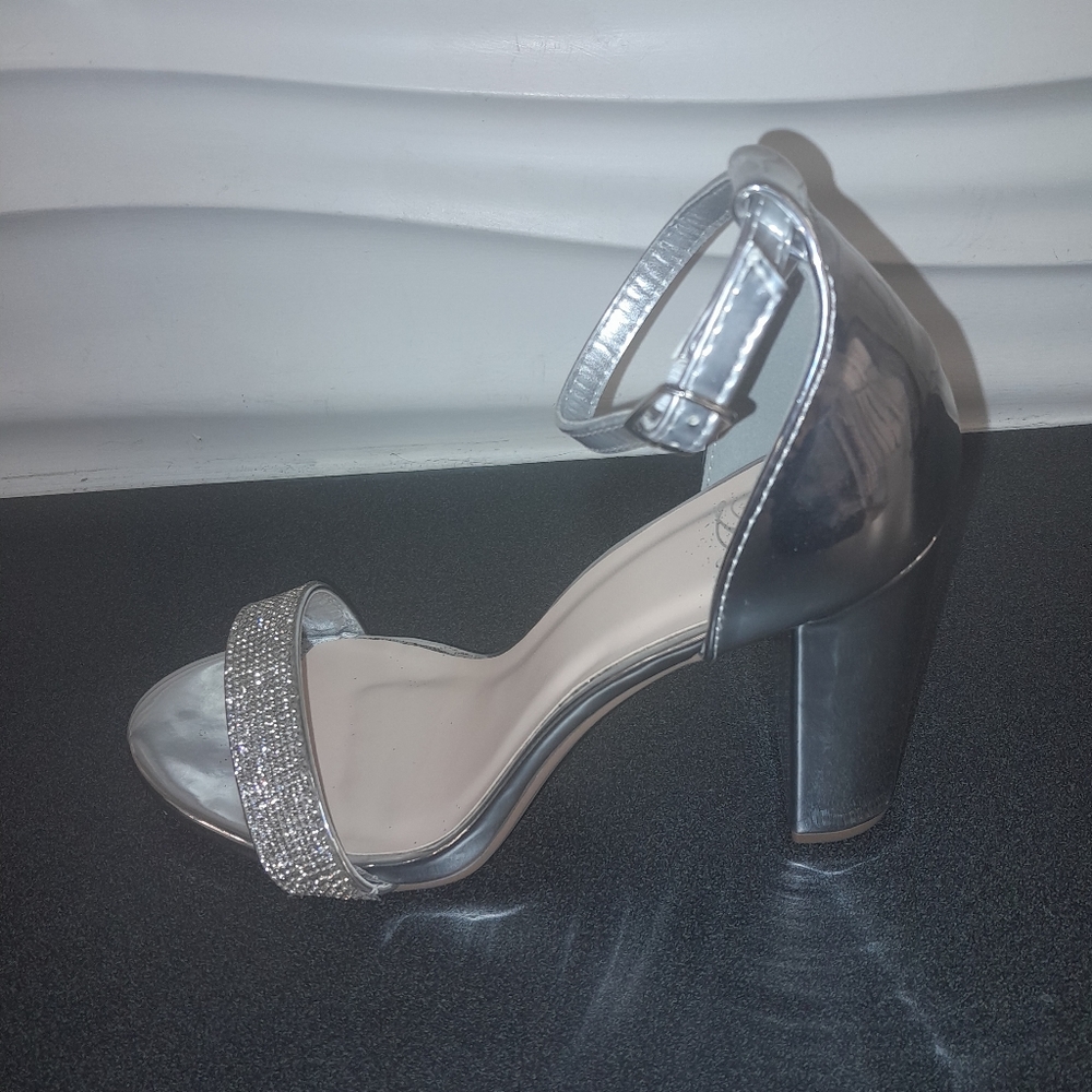 Delicious 3.5" inch Comfort Heel Silver Rhinestone
